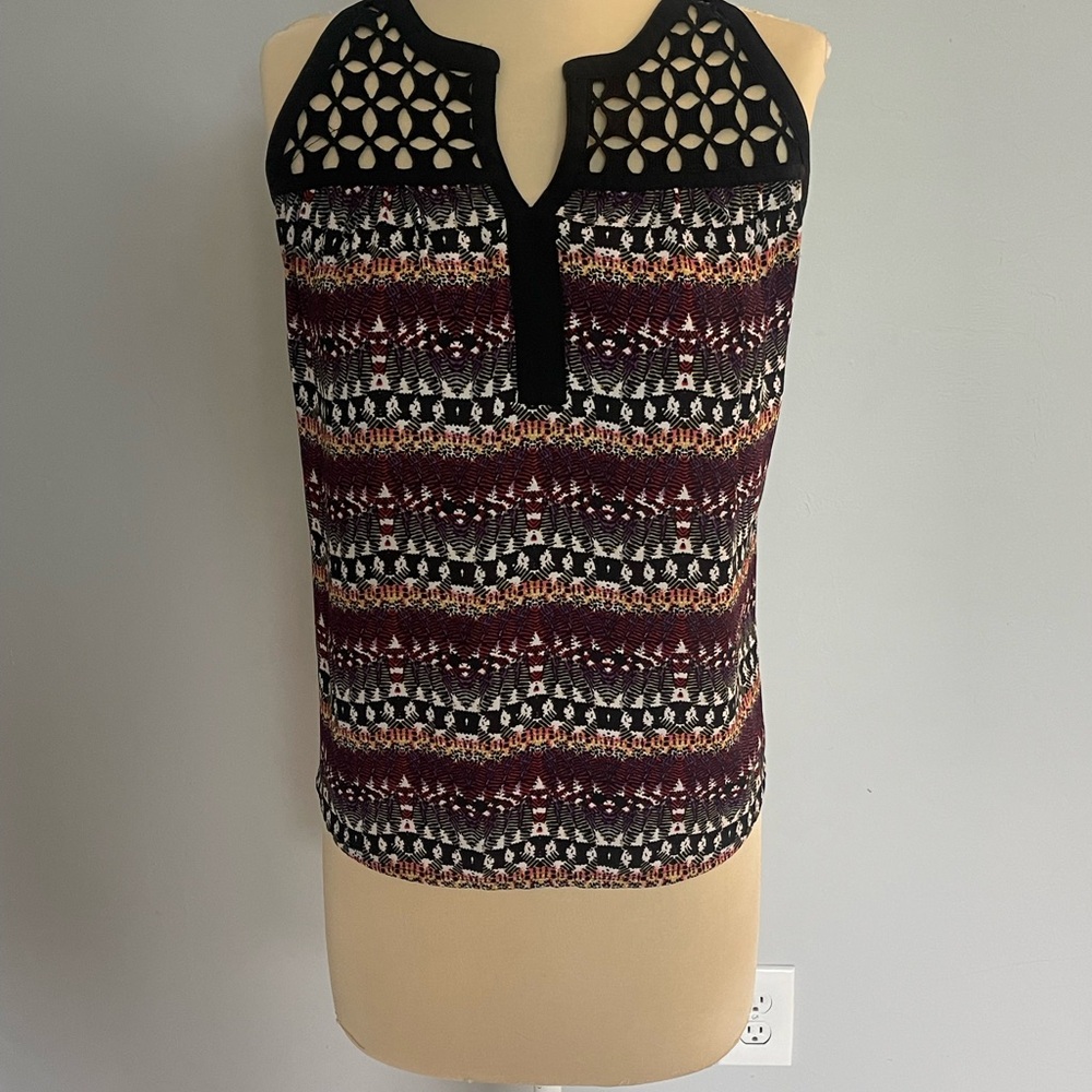 DR2 Women’s Black and Multicolored Blouse. Size Petite Small
